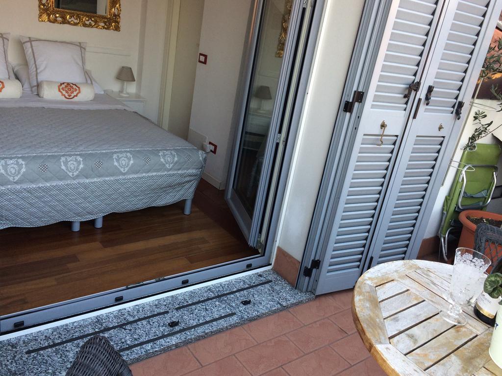 Apartment Pied A Terre With Terrazza In Milan City Center Bagian luar foto